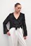 تفاصيل كشكش مطرز قميص - أسود - 3