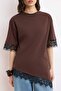 Kahverengi Regular/Normal Kalıp Dantelli Düşük Kol Kısa Kollu Soft Touch Örme T-Shirt TWOSS26TS00196 - 3