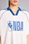 تي شيرت NBA Wordmark ذو ياقة بولو كبير الحجم G0706AX26SP - 4