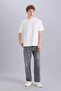 تيشيرت أبيض أساسي بياقة دائرية وأكمام قصيرة، بقصة Oversize Wide Fit، من القطن 100% - E6885Axns - 2