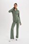 بنطلون رياضي DeFactoFit Flare Fit ذو أرجل واسعة وطول قياسي وقصة مستقيمة B3988AX25SP - 2