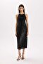 فستان أسود متوسط الطول برقبة رسن مزين بالترتر بدون أكمام E2437ax24wn - 3