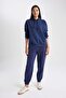 Thick Jogger Sweatpants with Elastic Waist and Laces with Pockets V2700Az23Wn