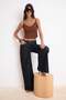 Kahverengi Fitted/Vücuda Oturan Havuz Yaka Dantel Detaylı Crop Dokulu Örme Bluz TWOSS26BZ00160 - 2