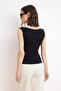 Siyah Fitted/Vücuda Oturan Degaje Yaka Kolsuz Yumuşak Örme Bluz TWOSS26BZ00464 - 4