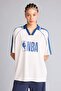 تي شيرت NBA Wordmark ذو ياقة بولو كبير الحجم G0706AX26SP - 3