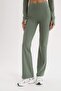 بنطلون رياضي DeFactoFit Flare Fit ذو أرجل واسعة وطول قياسي وقصة مستقيمة B3988AX25SP - 4