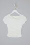Beyaz Crop Kayık Yaka Yanları Büzgülü Body TDRSS26TS00015