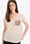 Regular Fit V-Neck Pocket Short Sleeve T-Shirt U3769Az25Sp