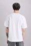 تيشيرت أبيض أساسي بياقة دائرية وأكمام قصيرة، بقصة Oversize Wide Fit، من القطن 100% - E6885Axns - 6