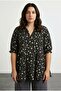 Plus Size Notched Collar Short-Sleeve Ruffled Hem Blouse 322571 - 4