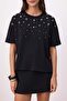 Siyah Oversize/Geniş Kalıp Kısa Kollu Aksesuar Detaylı Uzun %100 Pamuk Örme T-shirt TWOSS26TS00238 - 3