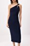 Lacivert Bodycon Asimetrik Yaka Kolsuz Aksesuar Detaylı Midi Esnek Örme Elbise TWOSS26EL00199 - 3