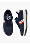 أحذية رياضية للأولاد برباط للكاحل