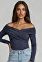 WOMEN'S CROSSOVER COLLAR DRAPED DETAIL STRETCHY FABRIC DESIGN BLOUSE - 5