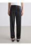 Esvab • Modern & Distinctive Dar Fit Women's Leather-Look Pants - 2