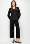 بنطلون نسائي تريكو خفيف باللون الأسود