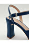 SANDAL WITH WIDE CROSSOVER STRAPS - 3