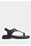 الصنادل المسطحة المرأة السوداء