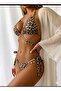 طقم بيكيني ميل مع تفاصيل إكسسوارات - 2