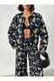 Black Women's Outerwear - Capture Elegance with the Black Zip-Up Jacket with Floral Embroidery - Black - 4