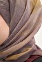 وشاح أوليندا من مزيج الحرير بنمط تجريدي بلون القهوة الحليبية 90x90 - 5