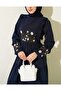 فستان من قماش البوبلين مطرز بتفاصيل كشكشة على ياقة القميص - 2