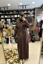 فستان بأزرار مزدوجة من الأمام