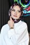 وشاح قطني بنقشة حلقات، باللون الأحمر - 4