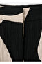Patterned trousers with straight cut - 7
