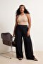 Siyah Pileli Wide Leg/Geniş Paça Dökümlü Örme Büyük Beden Pantolon TBBSS26AR00021