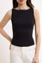Siyah Düz Fitted Kayık Yaka Kolsuz Aksesuar Detaylı Crop Pamuklu Esnek Örme Bluz TWOSS26BZ00671 - 6