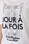 تي شيرت نسائي من Jour À La Fois مطبوع عليه نصًا مريح وعصري، لون إكرو - 3