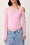 Açık Pembe Fitted/Vücuda Oturan Asimetrik Yaka Çift Görünümlü Büzgülü Tül Örme Bluz TWOSS26BZ00071 - 3