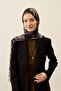 شال من سلسلة آيا بنمط الأوراق