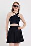 Woman's Strappy Crop Camisole Black