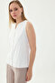 Zero Sleeve Button Front Blouse - 3