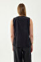 Zero Sleeve Button Front Blouse - 5