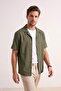 Haki Geniş Kalıp/Oversize Gabardin Apaş Yaka Erkek Dokuma Gömlek TMNSS26GO00034 - 2