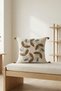 Decorative Daisy Flower Patterned Punch Embroidered Tassel Hidden Zipper Throw Pillow Cover 42X42 cm