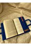 SAKS BLUE قماش مقاوم للبقع مع جيب أمامي. حقيبة حماية للكتب مقاس 17×24 سم. مقسم إلى أقسام للقلم والعلامات. - 5