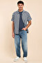 بنطال جينز مريح مغسول مع أزرار للإغلاق - 2
