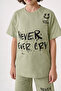 258-04-25 طقم شورت رجالي مطبوع عليه Never Ever Cry للأعمار من 9 إلى 12 سنة - 4
