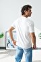 تي شيرت أبيض فاخر بياقة هينلي - تصميم عصري بنسيج مضلع - 4