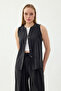 Zero Sleeve Button Front Blouse - 4