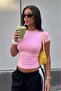 تي شيرت نسائي أساسي بأكمام قصيرة وياقة دائرية