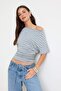 Gri Çizgili Fitted/Vücuda Oturan Kayık Yaka Büzgülü Crop/Kısa Yumuşak Örme T-shirt TWOSS26TS00286