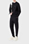 بنطلون رياضي رجالي باللون الأزرق الداكن مع جيوب خلفية وشعار ورباط
