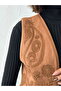 سترة من جلد الغزال المطرز – أناقة على الطراز الغربي -- بلون أسمر |   VMF2001 - 4