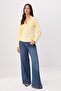 قميص منسوج من القطن بلون أصفر فاتح وخفيف الوزن يناسب الخصر من Wardrobe Essentials TWOAW26GO00022 - 2
